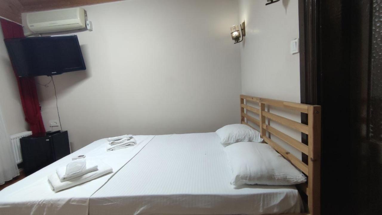 Балат Гостевой Дом Bed & Breakfast อิสตันบูล ภายนอก รูปภาพ